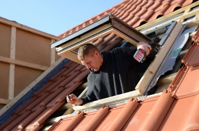 Pose de fenêtres de toit Velux à Lauresses